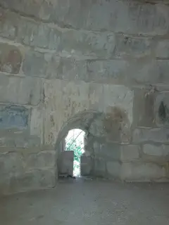 Monofora dell'interno - Chiesa di San Bartolomeo a Camerano Casasco