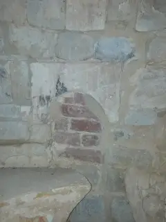 Monofora tamponata dall'interno - Chiesa di San Bartolomeo a Camerano Casasco