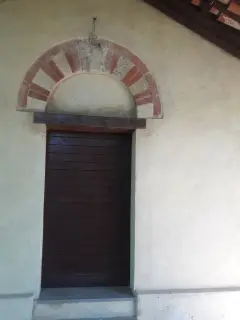 Arco della porta - Chiesa di Santa Maria di Rasetto a Castelnuovo Don BoscoFrazione Mondonio