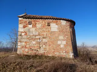 Fianco - Pieve di Santa Maria Assunta o di Pisenzana a Montechiaro d'Asti