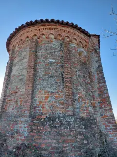 Abside - Pieve di Santa Maria Assunta o di Pisenzana a Montechiaro d'Asti