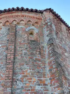 Abside - Pieve di Santa Maria Assunta o di Pisenzana a Montechiaro d'Asti