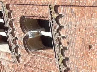 Dettaglio di capitelli - Campanile del Castello di Corveglia a Villanova d'Asti