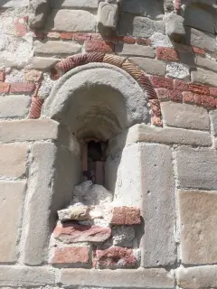 Monofora - Chiesa di San Lorenzo a Mombello di TorinoFrazione Barbaso