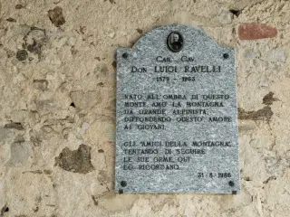 Lapide commemorativa - Oratorio di San Grato a Cellio con BreiaFrazione Monte San Grato