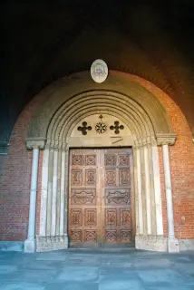 Portale Centrale - Duomo o Cattedrale di San Lorenzo a Alba
