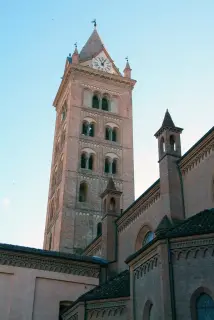 Campanile - Duomo o Cattedrale di San Lorenzo a Alba