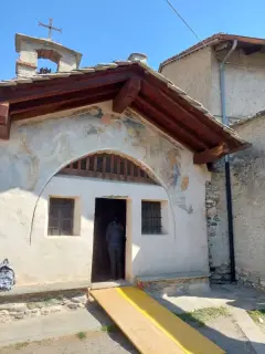 Facciata - Cappella della Madonna delle Grazie a BussolenoFrazione Foresto