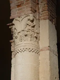 Capitello zooforme - Chiesa della Trinità da Lungi a Castellazzo Bormida