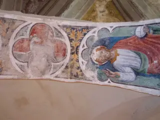 Sottarco seconda campata Nord odierna, affreschi - Ex Chiesa dei Santi Pietro e Paolo a Caraglio