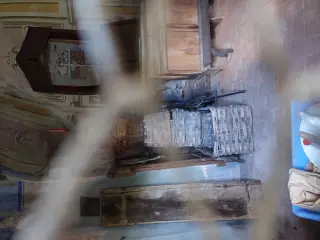 Interno dalla finestrella votiva - Chiesa di Sant'Agnese a Caraglio