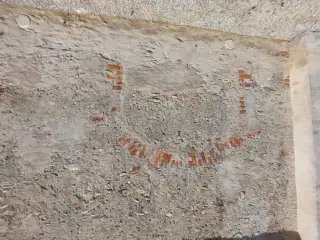 Probabile porta cimiteriale tamponata - Cappella di San Bernardo a Castelletto Stura