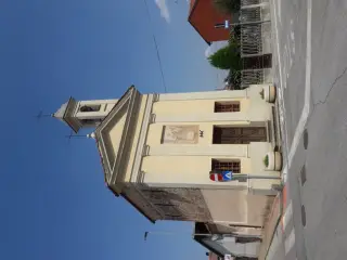 Facciata e fianco sinistro - Chiesa di San Lorenzo a Caramagna Piemonte