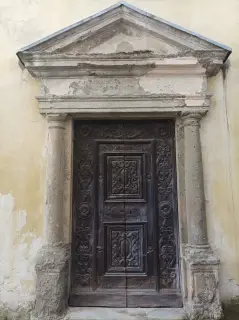 Portale - Chiesa della Madonna del Rosario a Castelnuovo Bormida
