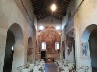 Interno - Chiesa di San Pietro a Carpignano Sesia