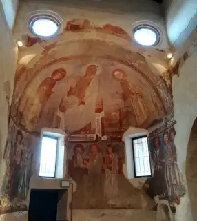Affreschi catino absidale - Chiesa di San Pietro a Carpignano Sesia