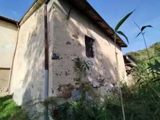 Esterno - Parrocchiale di San Gottardo a Cellio con BreiaFrazione Valmonfredo