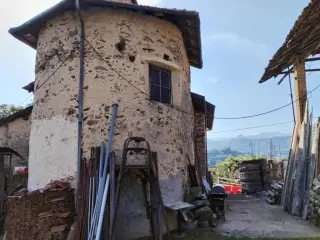 Abside - Parrocchiale di San Gottardo a Cellio con BreiaFrazione Valmonfredo