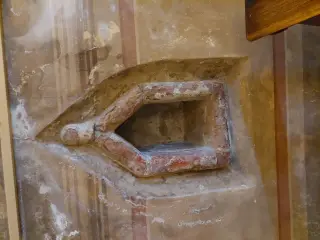 Nicchia in cotto - Santuario della Madonna delle Grazie a Cavallermaggiore