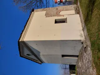 Facciata e fianco - Chiesa di San Lorenzo a Cavatore