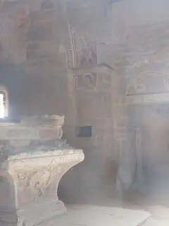 Affreschi interni da finestrella - Chiesa di San Lorenzo a Cavatore