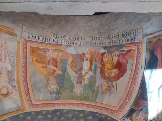 Madonna col bambino, santi Vito e Modesto e scritta dedicatoria - Cappella di San Vito a Cavallermaggiore