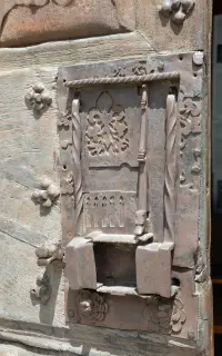 Portale - Parrocchiale di Nostra Signora della Neve a Cesana TorineseFrazione Bousson