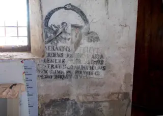 Uroboro a carboncino - Chiesa di San Pietro a Cavallermaggiore