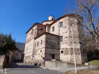 Abside e fianco - Parrocchiale di Santa Croce a Colleretto Giacosa