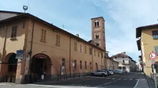 Fianco e campanile - Chiesa di San Gregorio a Cherasco
