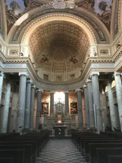 Interno - Chiesa di San Lorenzo a DoglianiFrazione Borgo Castello