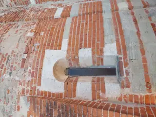 Monofora absidale - Chiesa di San Michele a Dusino San Michele