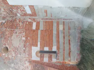 Monofora absidale e muratura - Chiesa di San Michele a Dusino San Michele