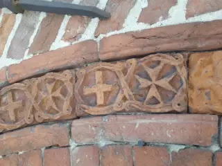 Decorazione portale dettaglio - Precettoria o Chiesa di San Leonardo Nuovo o dei Templari a Chieri