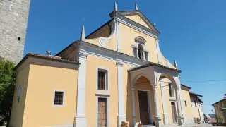 Facciata - Parrocchiale dei Santi Cosma e Damiano a Gattico