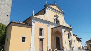 Facciata - Parrocchiale dei Santi Cosma e Damiano a Gattico