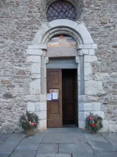 Portale - Parrocchiale di San Massimo a Isasca