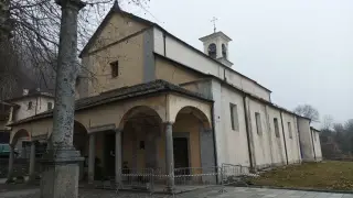 Facciata - Parrocchiale di San Martino a Trarego ViggionaFrazione Trarego