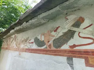 Affreschi esterni - Cappella della Madonna di Loreto o il Gesietto a BoccioletoFrazione Oro