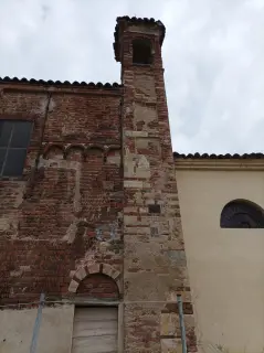 Fianco - Chiesa di Maria Santissima Assunta o de Isana a Livorno Ferraris